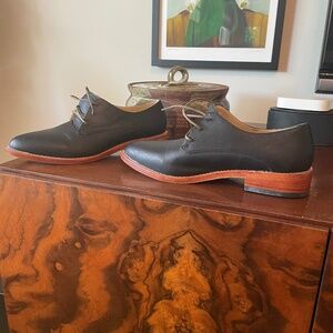 NISOLO made in Peru women's oxfords, BRAND NEWs (were $200) Black leather Size 8